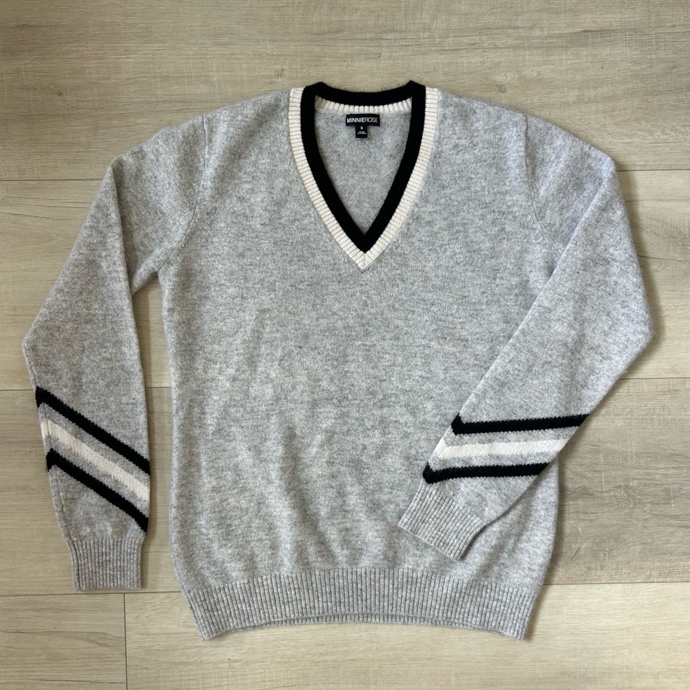 Minnie Rose 100% Cashmere V-Neck Grey Sweater